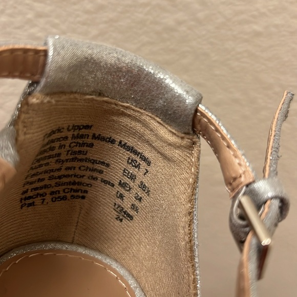 BRASH Shimmering Silver High Heels Size 7 Ankle Strap and Cross Over Strap - Picture 7 of 13